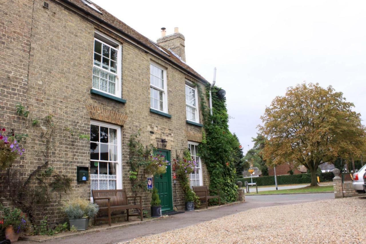 Ambassador Lodge Cambridge  Bagian luar foto