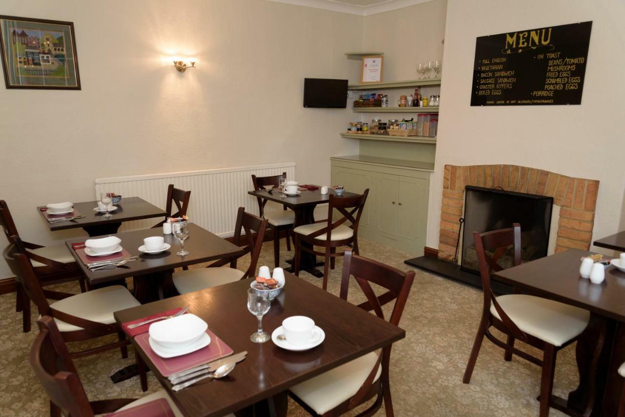 Ambassador Lodge Cambridge  Bagian luar foto