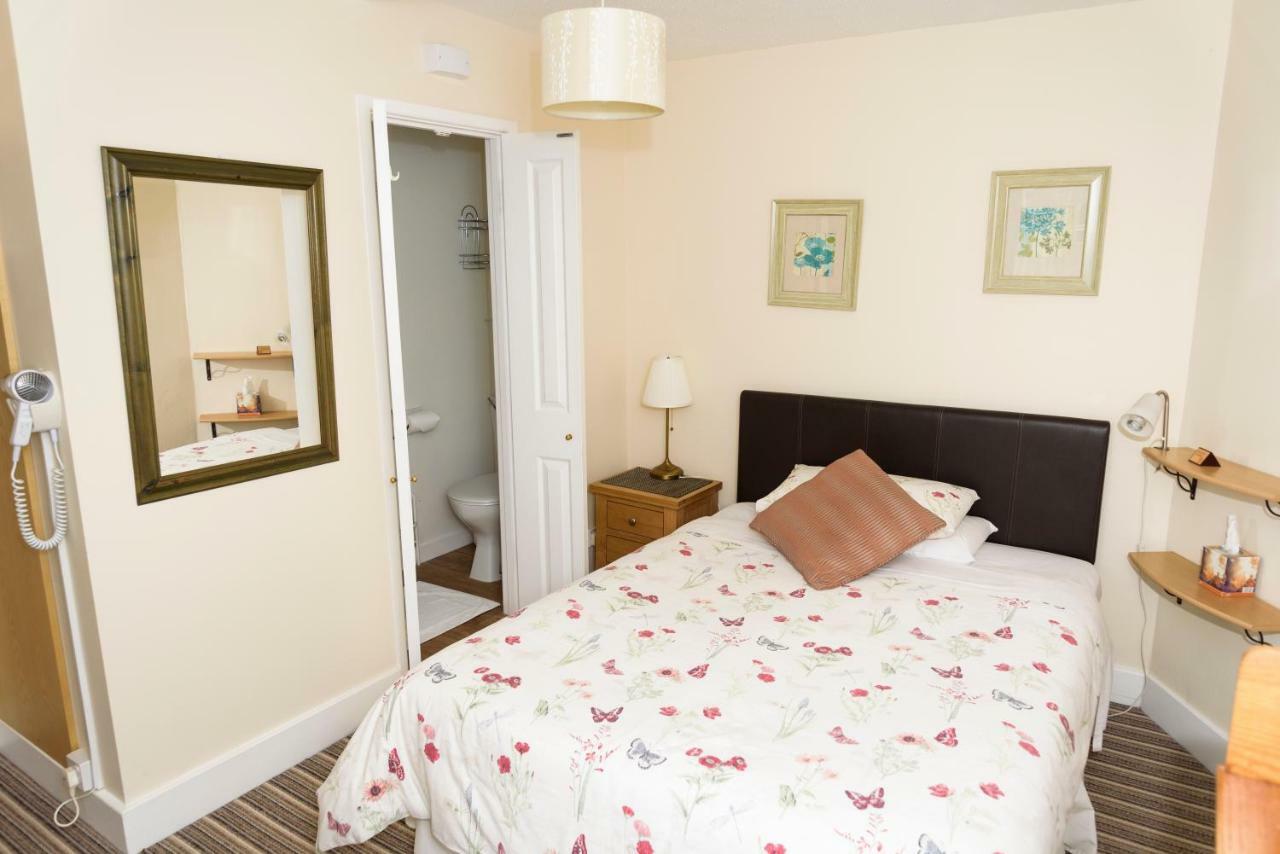 Ambassador Lodge Cambridge  Bagian luar foto